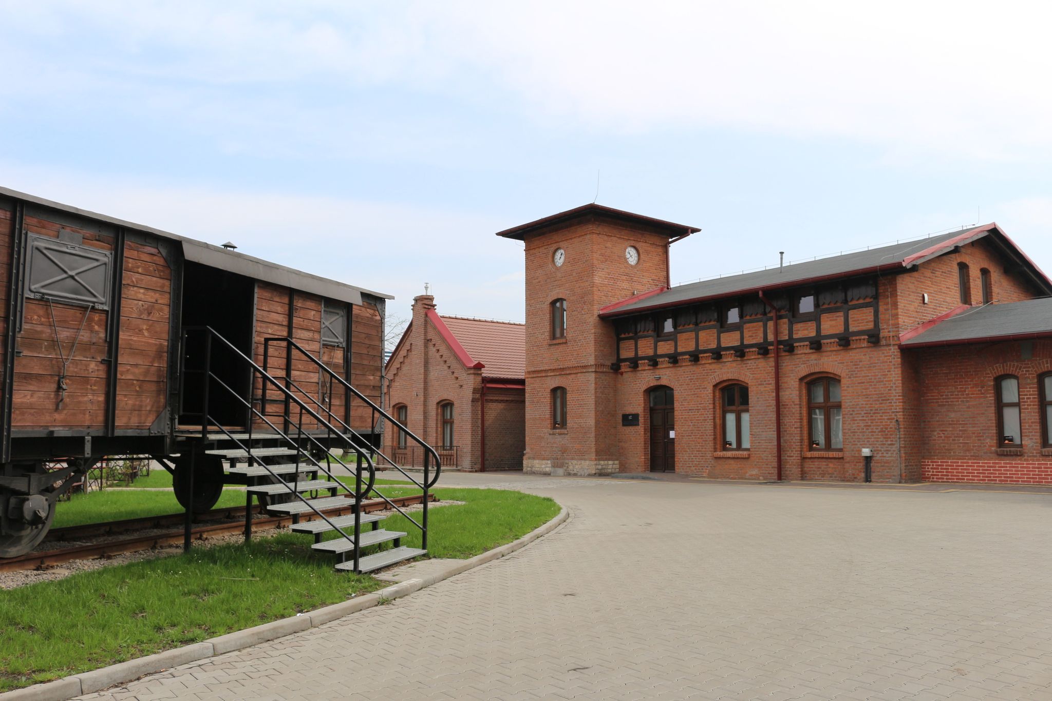 budynek Centrum Dokumentacji Deportacji Górnoślązaków do ZSRR w 1945 roku