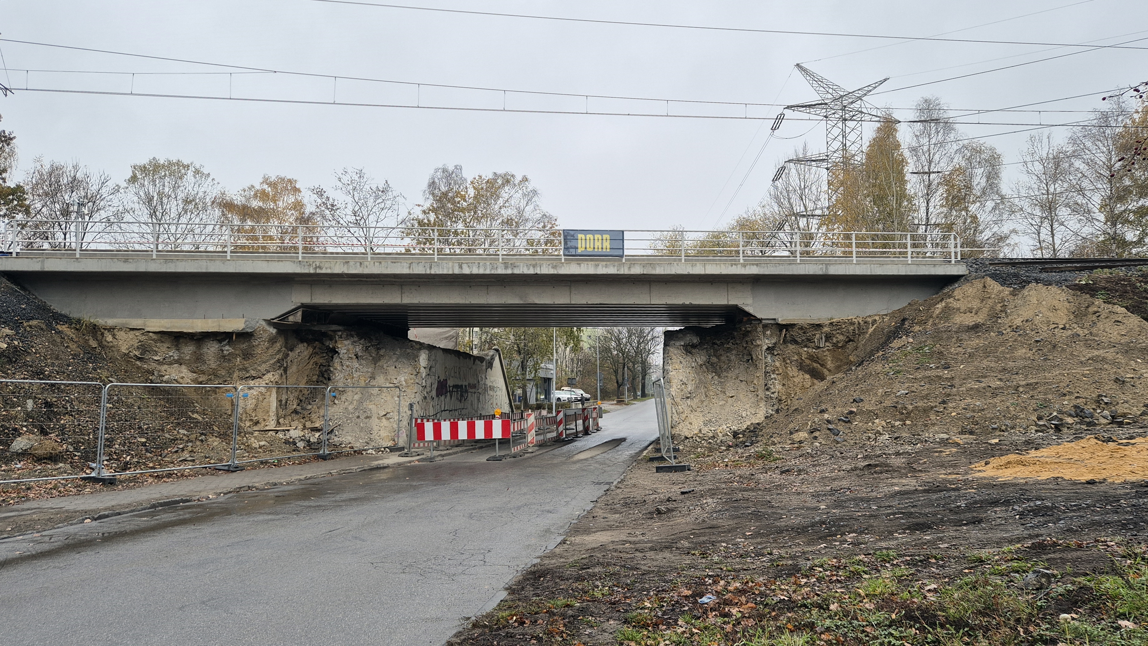 wiadukt wzdłuż ul.Sikorskiego